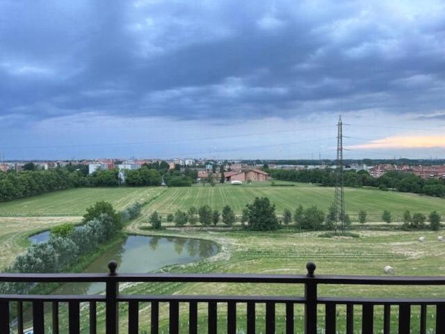 Hotel Beslan360 San Giuliano Milanese Exterior foto